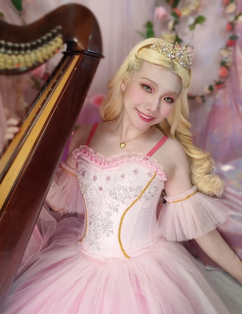 Cosplay Barbie 36