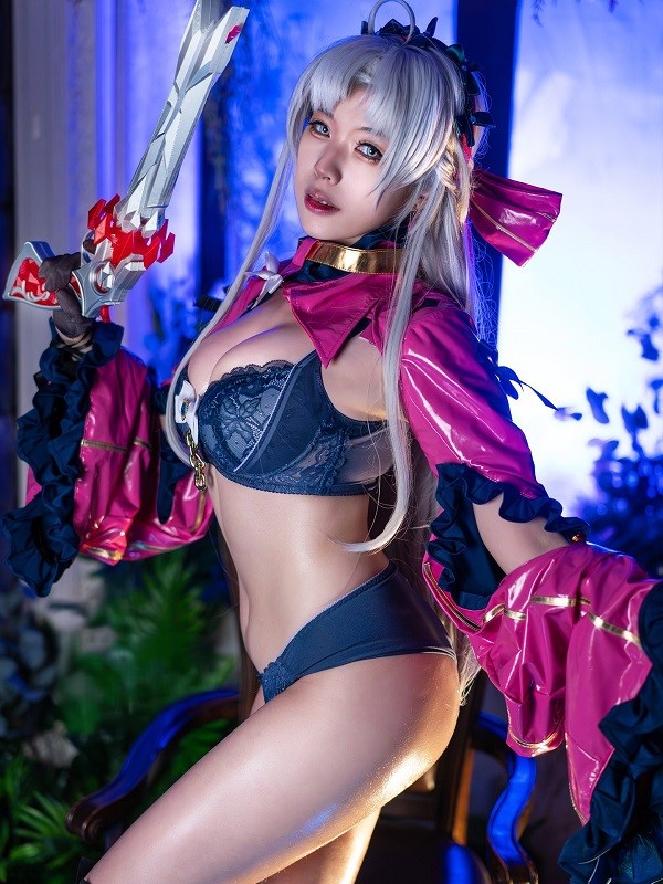 cosplay bỏng mắt 3