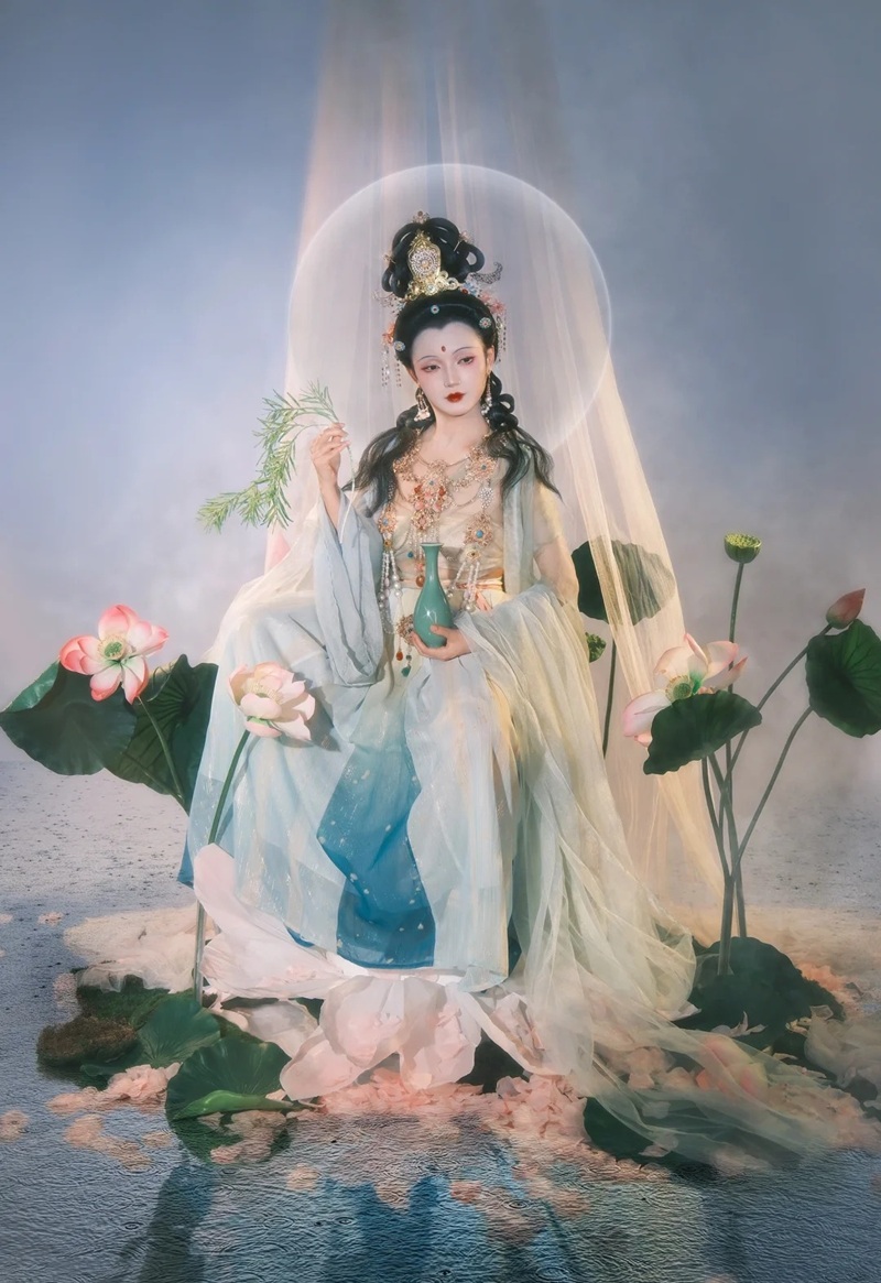 cosplay Quan Thế Âm Bồ Tát 1