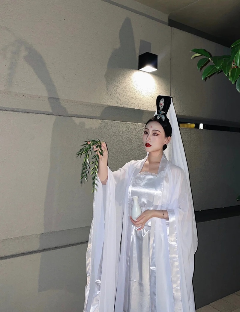 cosplay Quan Thế Âm Bồ Tát 13