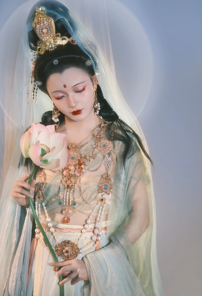 cosplay Quan Thế Âm Bồ Tát 15