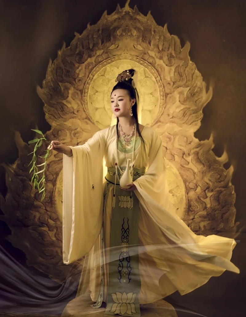 cosplay Quan Thế Âm Bồ Tát 16
