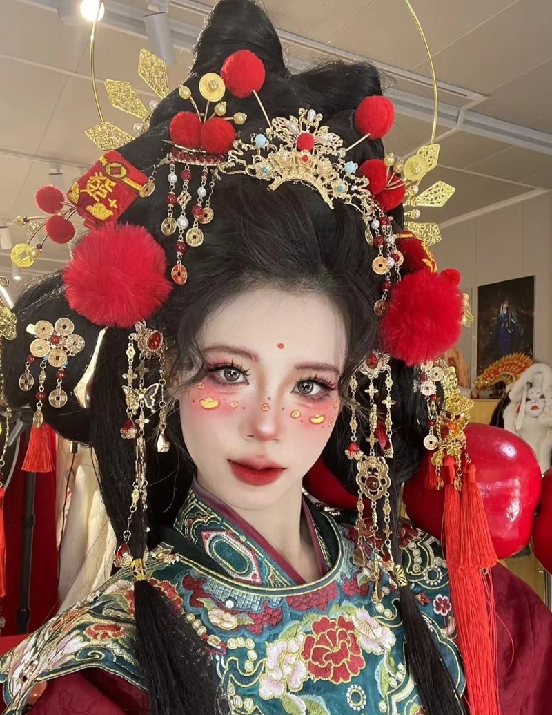 Cosplay Thần Tài 13