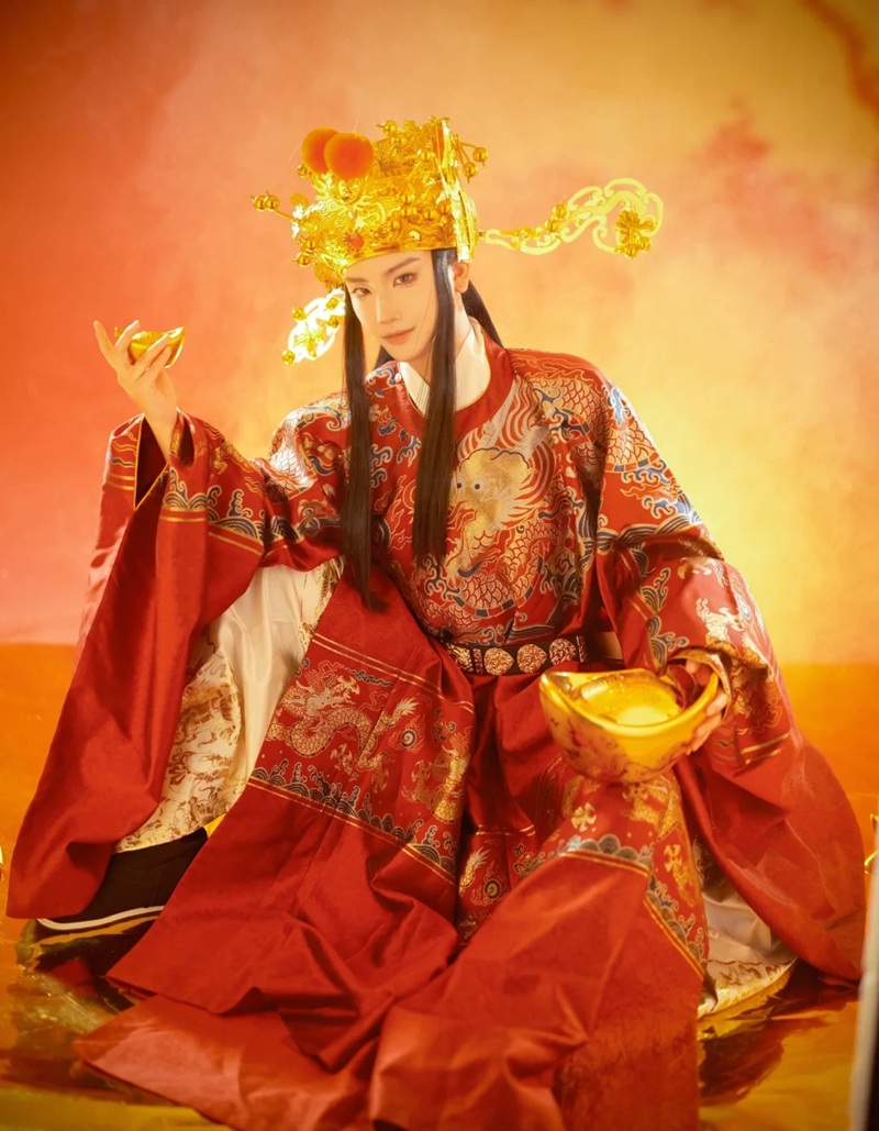 Cosplay Thần Tài 18