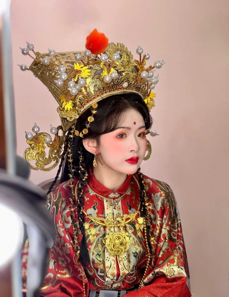 Cosplay Thần Tài 32