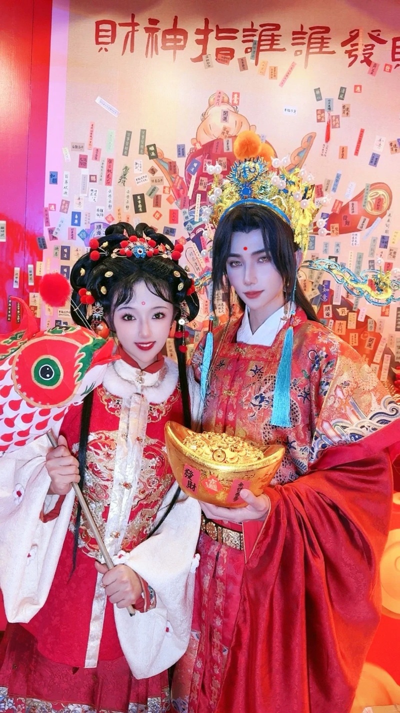 Cosplay Thần Tài 42