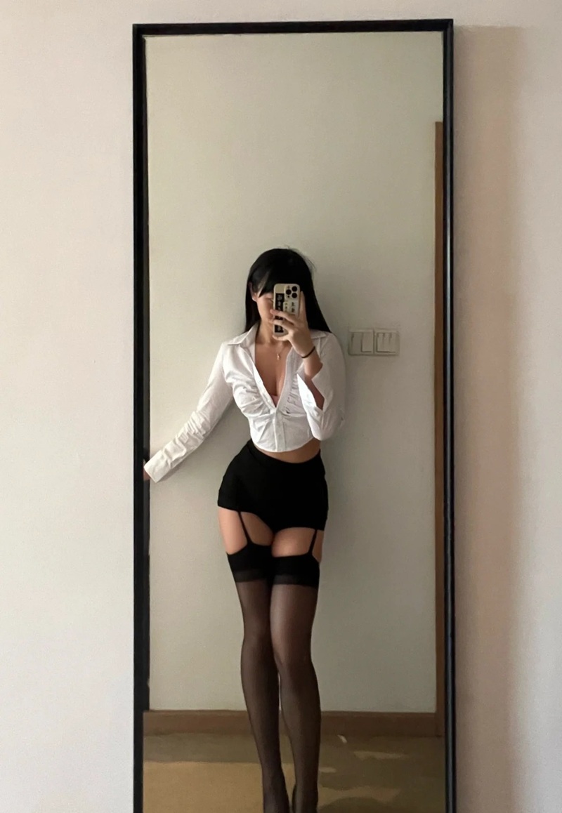 Cosplay thư ký 11