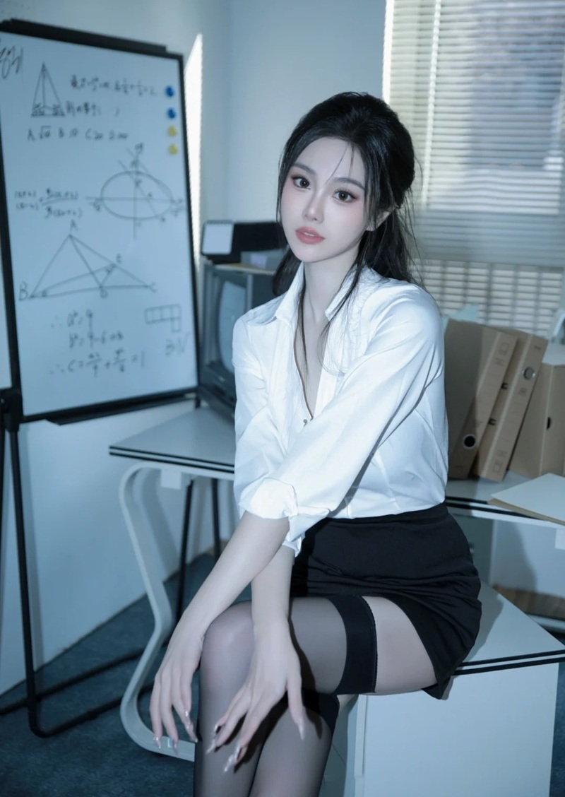 Cosplay thư ký 21