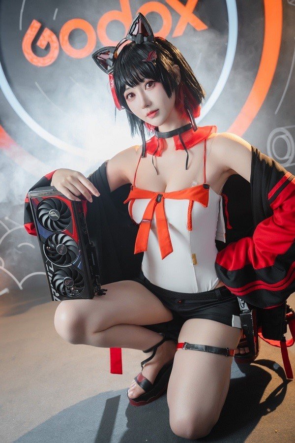 cosplay vú bự 6