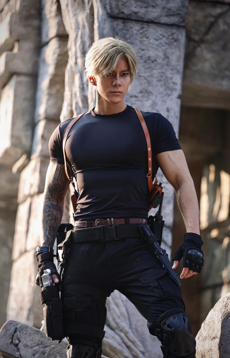 Leon S Kennedy Cosplay 10