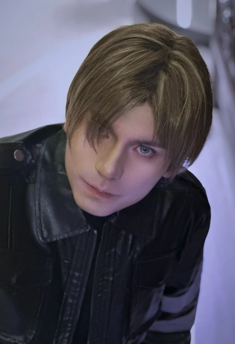Leon S Kennedy Cosplay 11