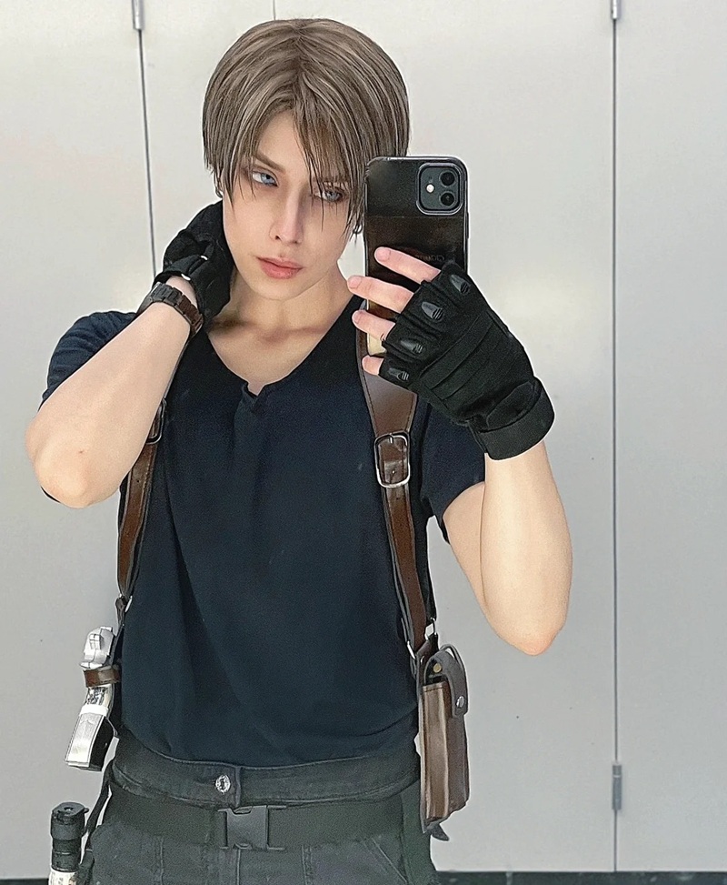 Leon S Kennedy Cosplay 12