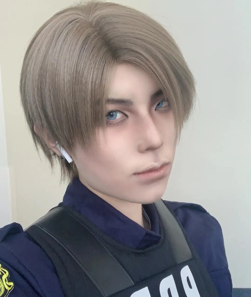 Leon S Kennedy Cosplay 14