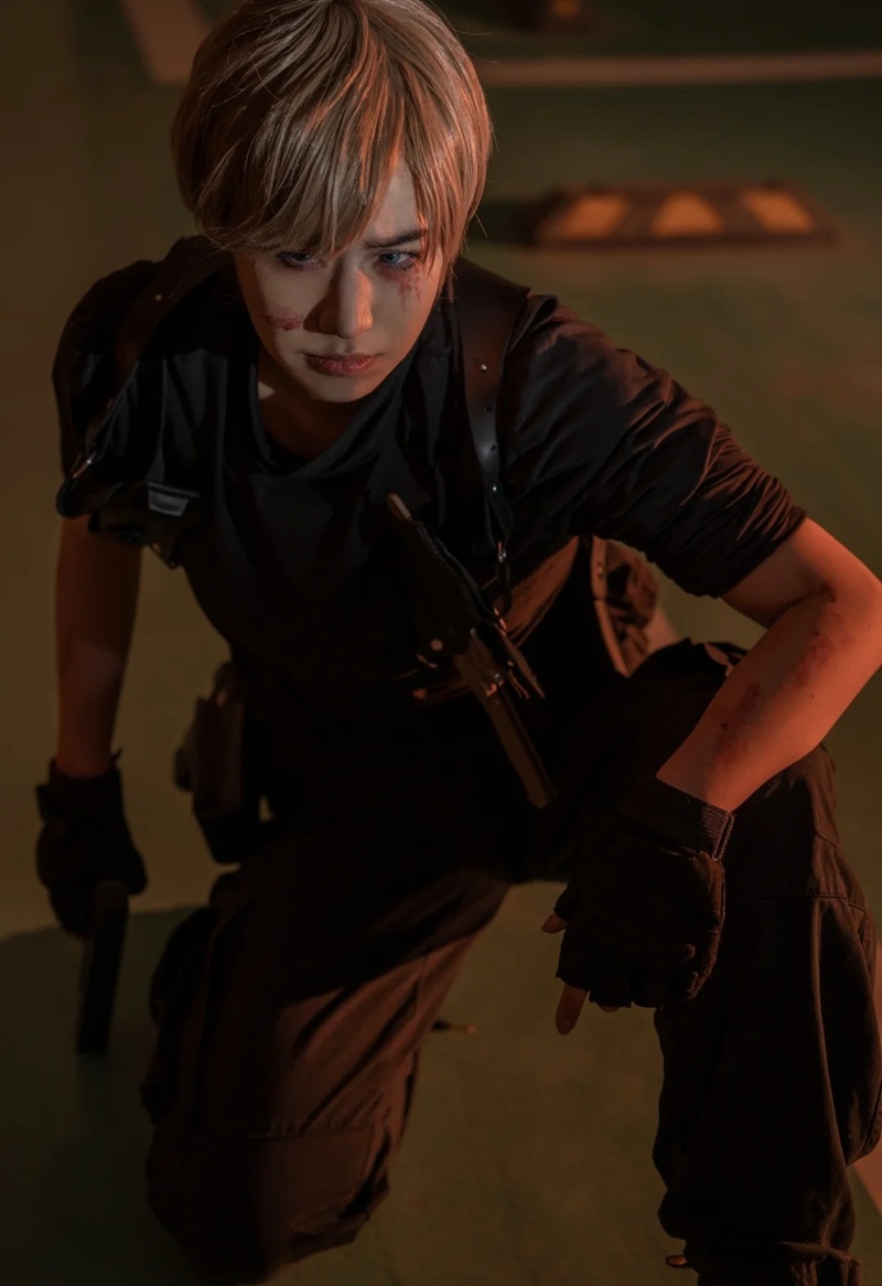 Leon S Kennedy Cosplay 17