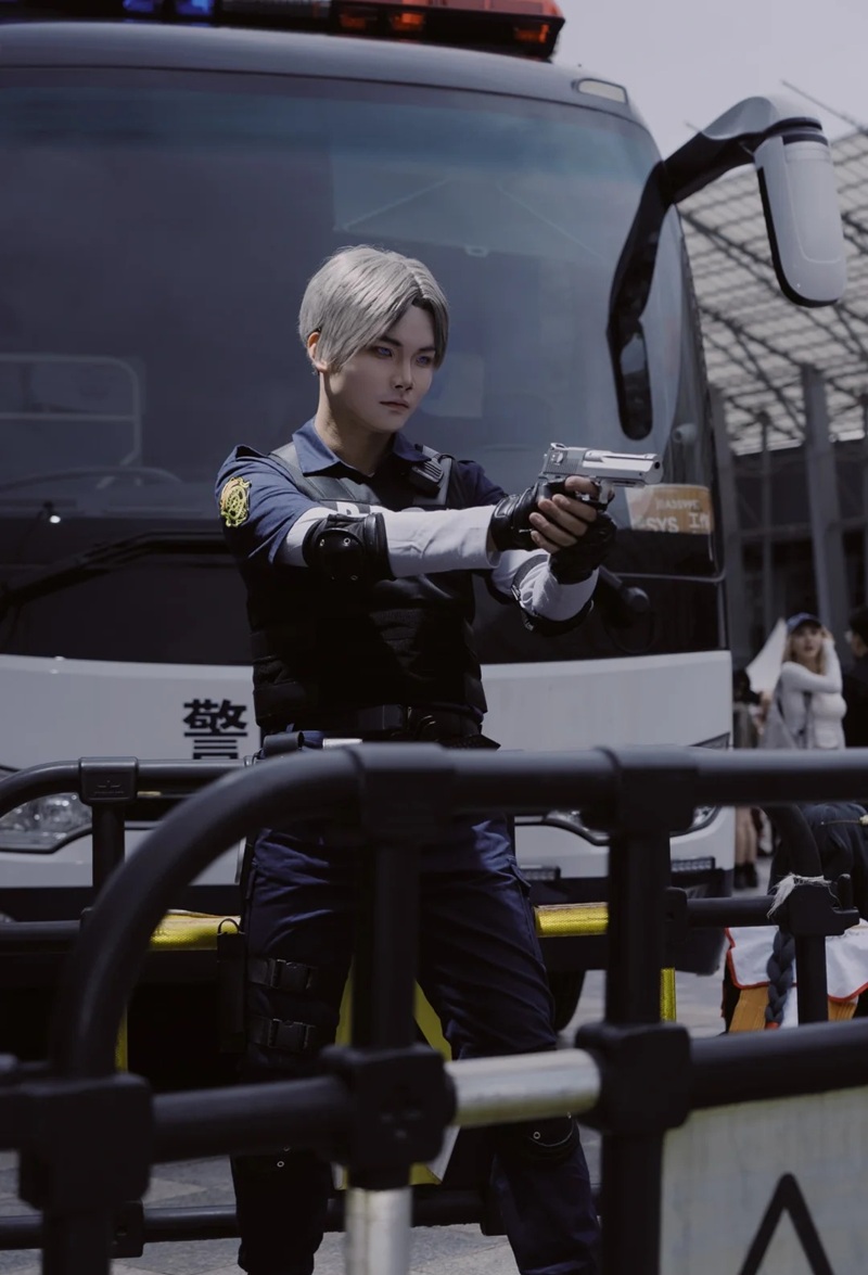 Leon S Kennedy Cosplay 31