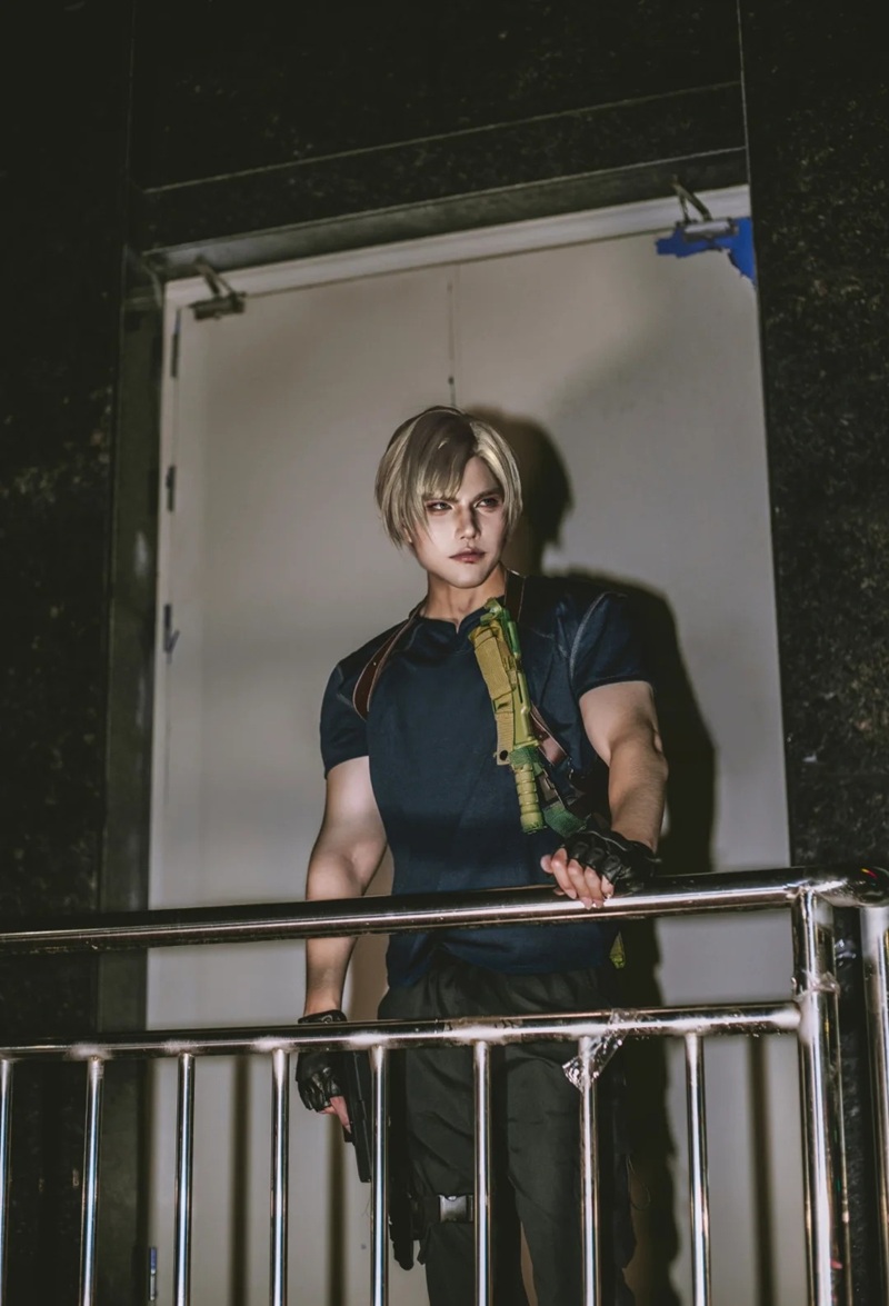 Leon S Kennedy Cosplay 35