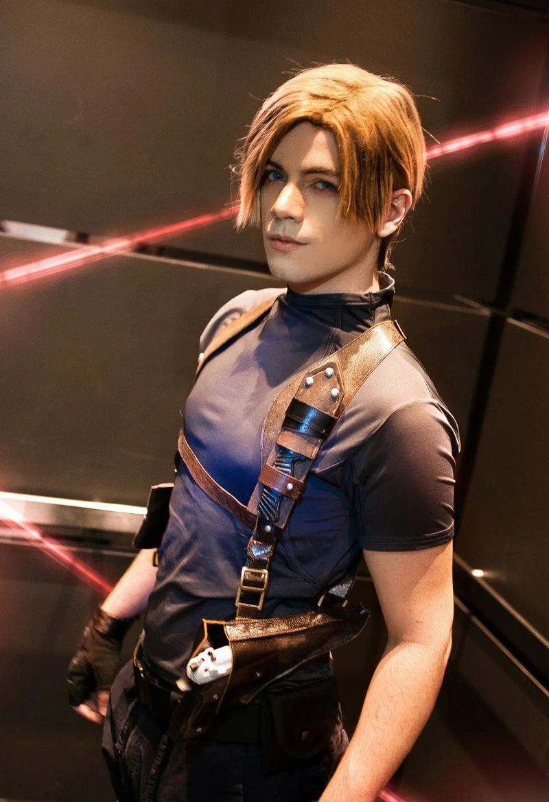 Leon S Kennedy Cosplay 4