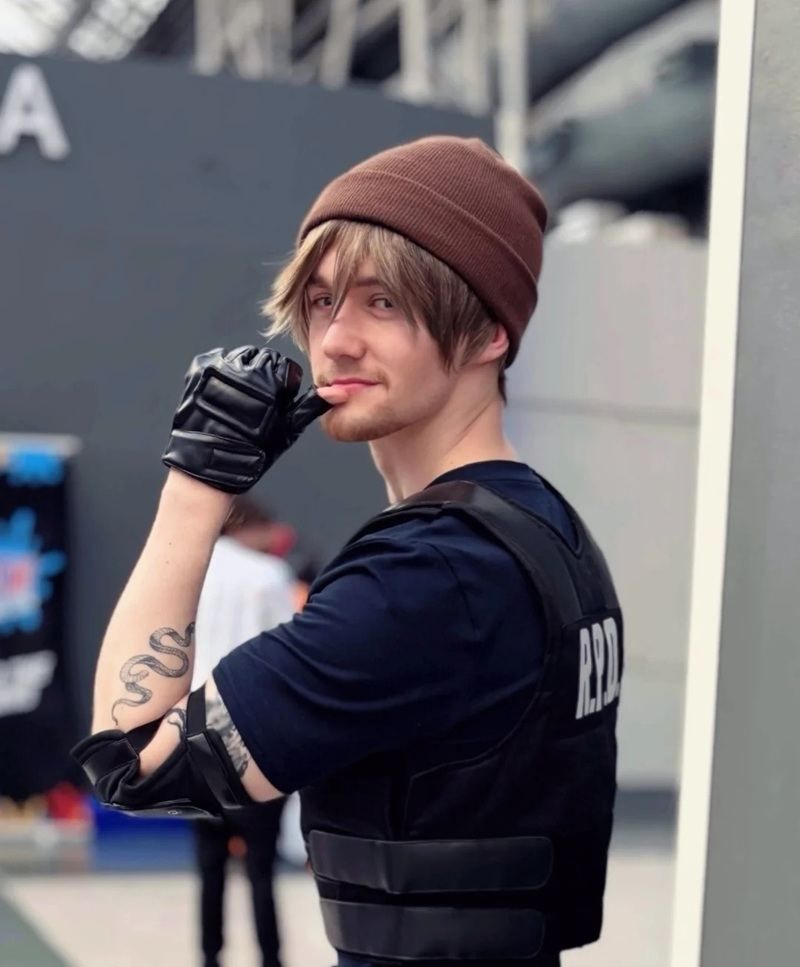 Leon S Kennedy Cosplay 8